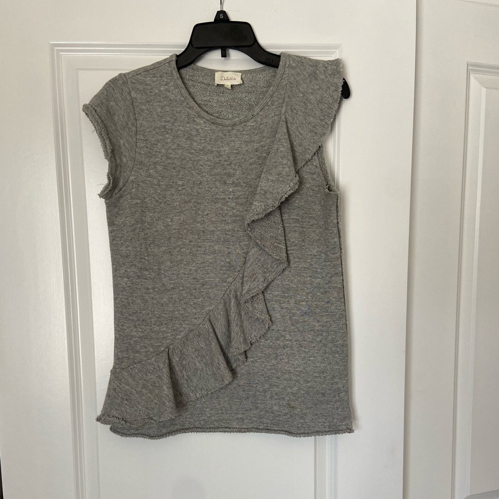 Sleeveless sweatshirt